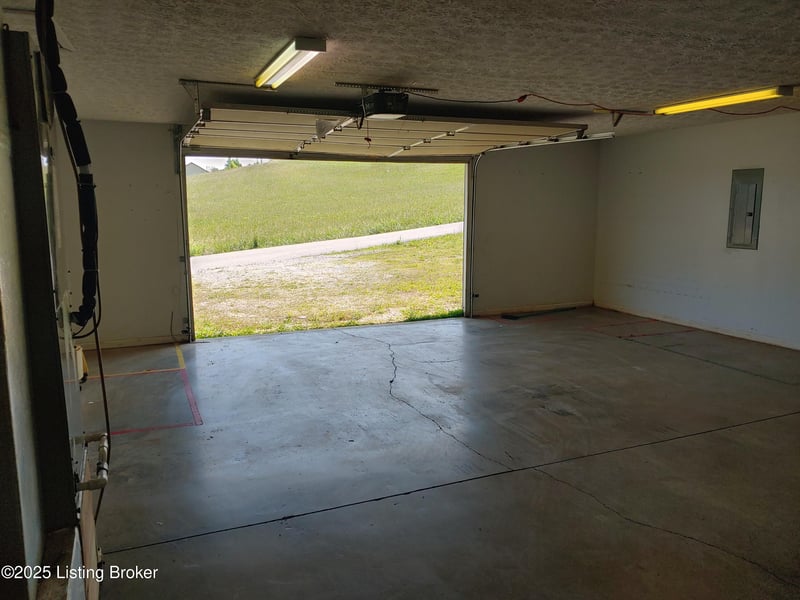 102 Castle Ridge Dr, Edmonton, KY 42129