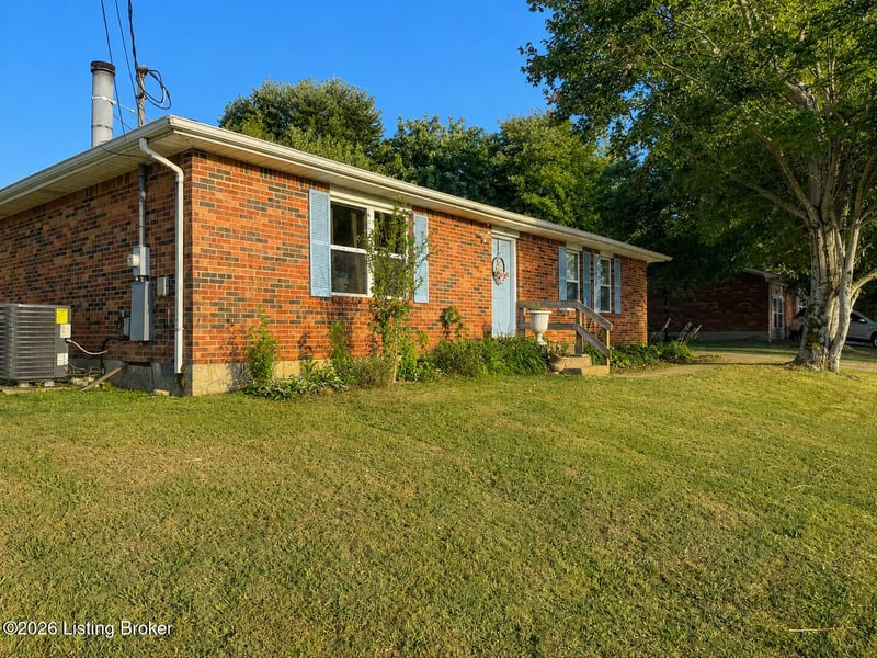 102 Heather Ct, Radcliff, KY 40160