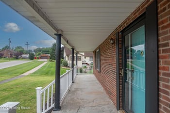 102 Kristen Ct, Radcliff, KY 40160