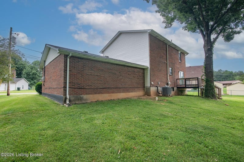 102 Kristen Ct, Radcliff, KY 40160
