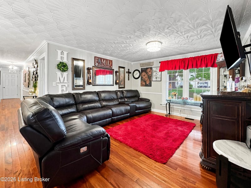 102 Walnut St, Raywick, KY 40060