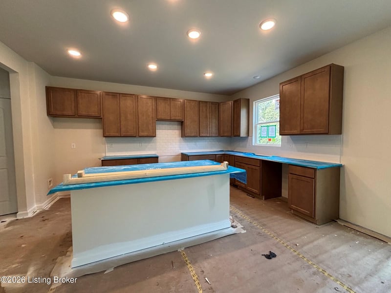 1020 Dry Run Ct, Shelbyville, KY 40065