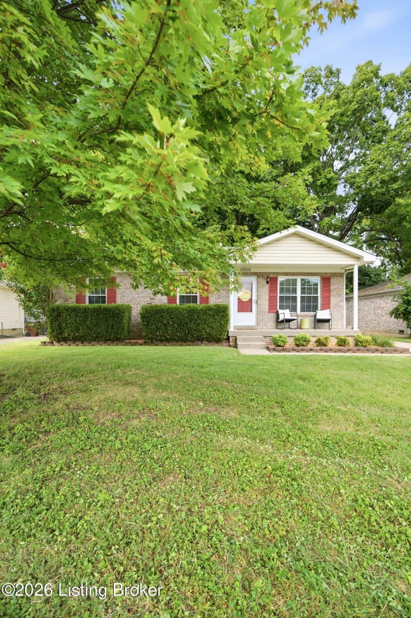 10200 Arbor Oak Dr, Louisville, KY 40229