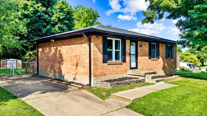 10200 Waycross Ave, Louisville, KY 40229