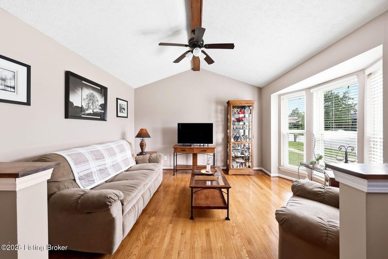 10201 Bayport Rd, Jeffersontown, KY 40299