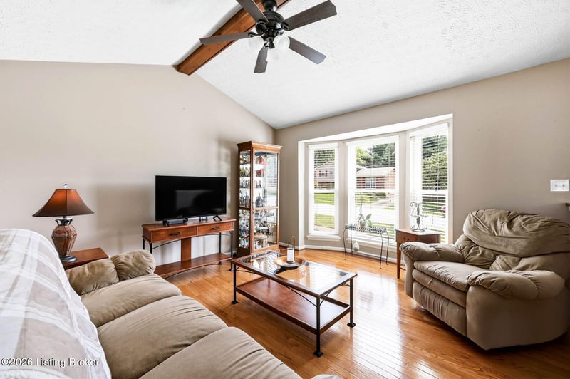 10201 Bayport Rd, Jeffersontown, KY 40299