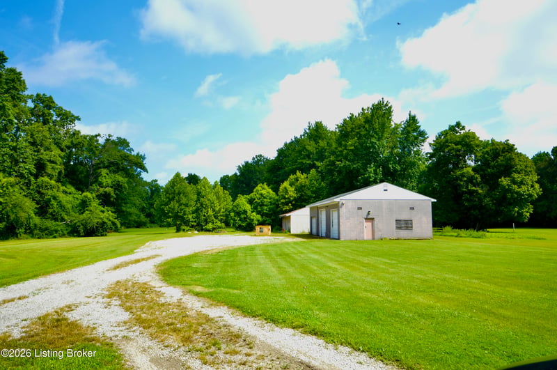 10201 W Manslick Rd, Fairdale, KY 40118