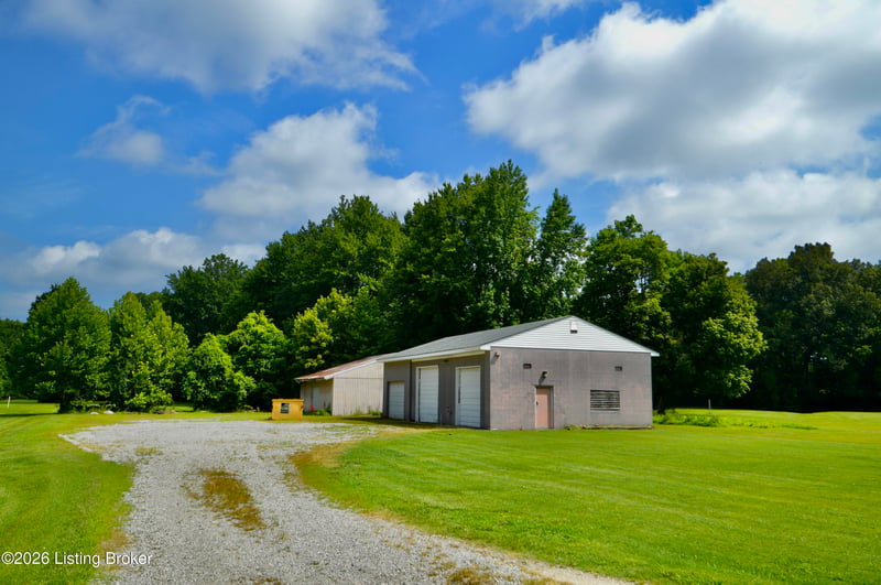 10201 W Manslick Rd, Fairdale, KY 40118