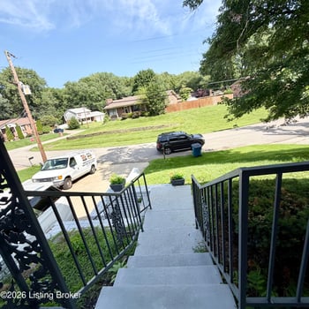 10204 Eve Dr, Louisville, KY 40272