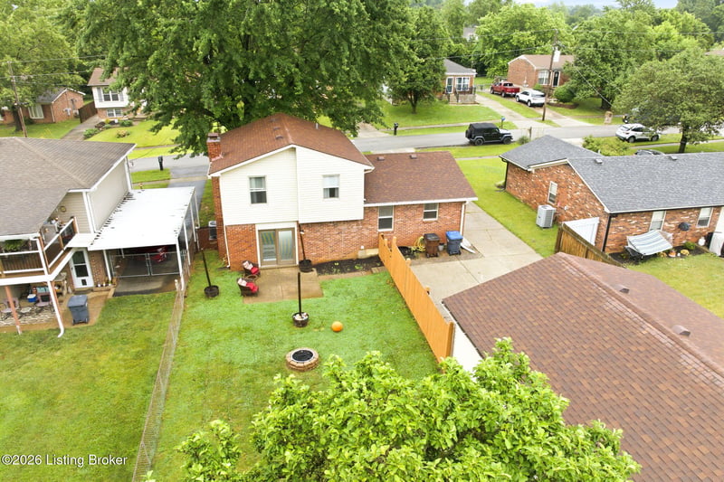 10208 El Ventoso Ct, Louisville, KY 40291