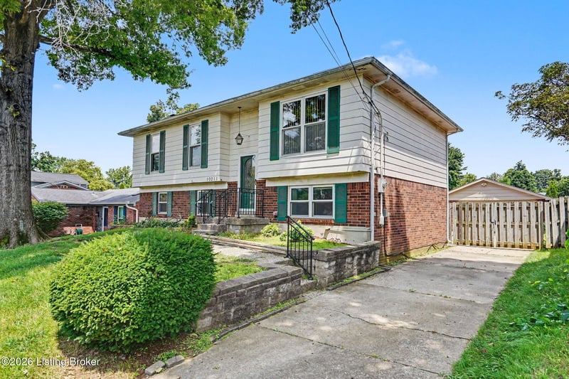 10211 El Coco Ct, Louisville, KY 40291