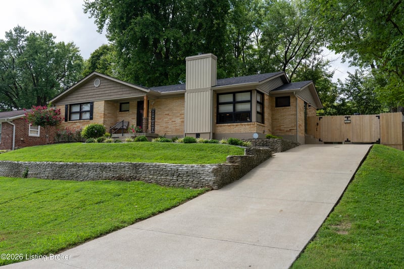 10216 Eve Adam Dr, Louisville, KY 40272