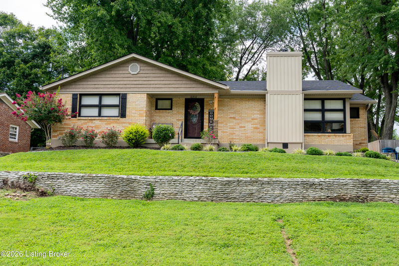 10216 Eve Adam Dr, Louisville, KY 40272