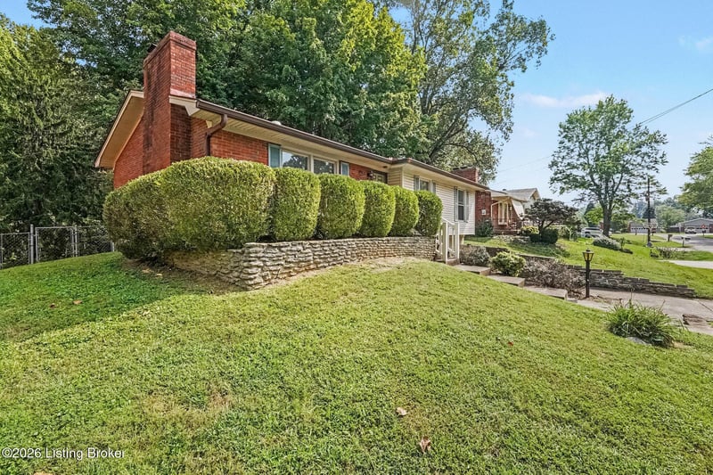 10217 Eve Adam Dr, Louisville, KY 40272