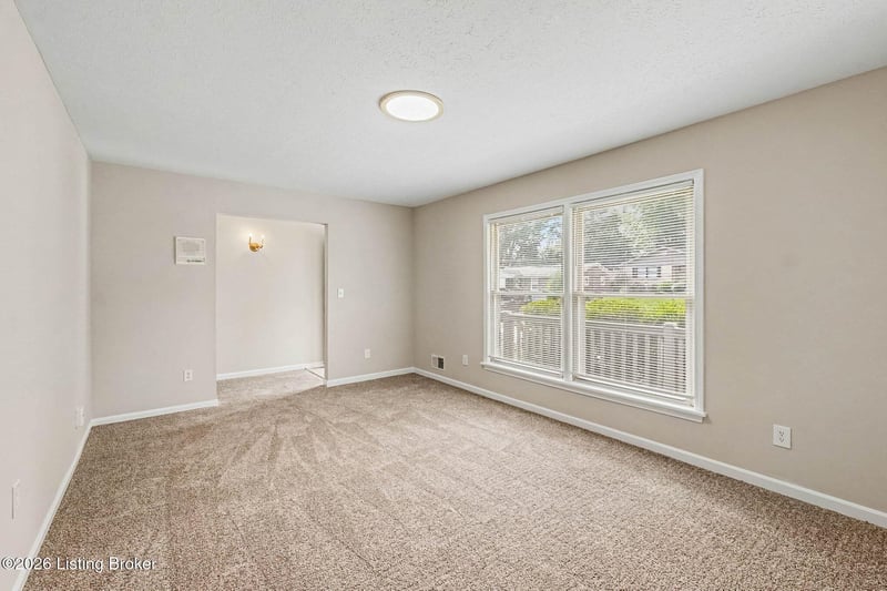 10217 Eve Adam Dr, Louisville, KY 40272