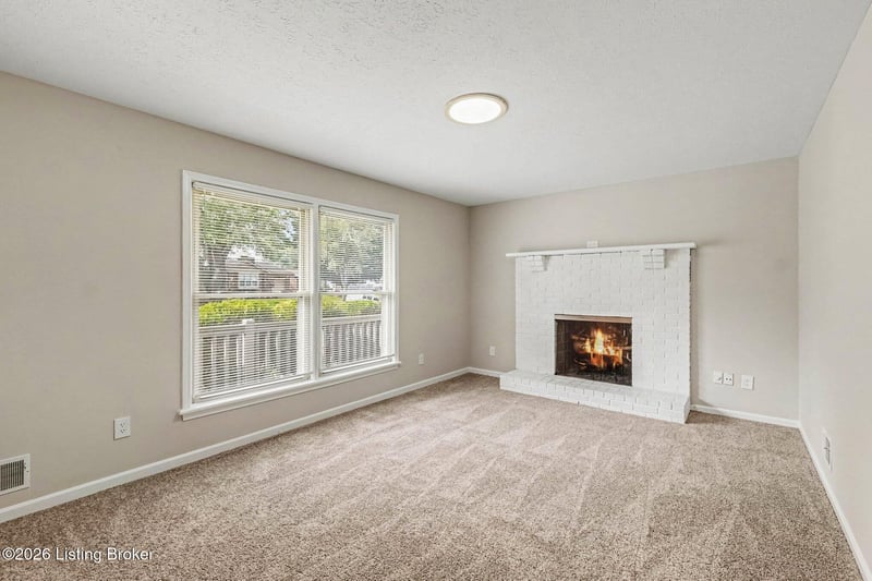10217 Eve Adam Dr, Louisville, KY 40272