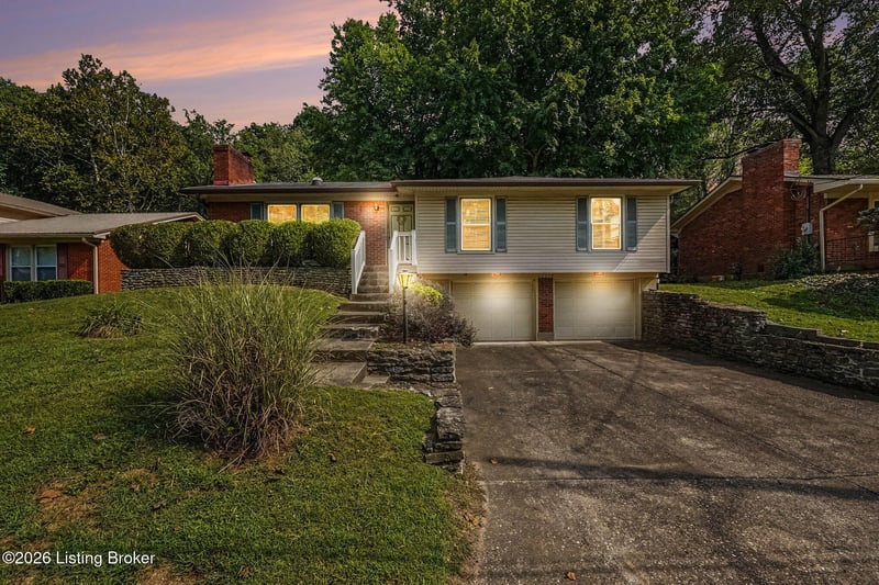10217 Eve Adam Dr, Louisville, KY 40272