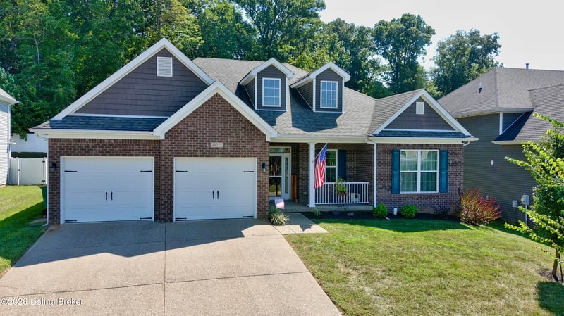 10221 Park Lake Dr, Louisville, KY 40229