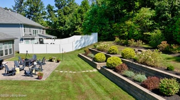 10221 Park Lake Dr, Louisville, KY 40229