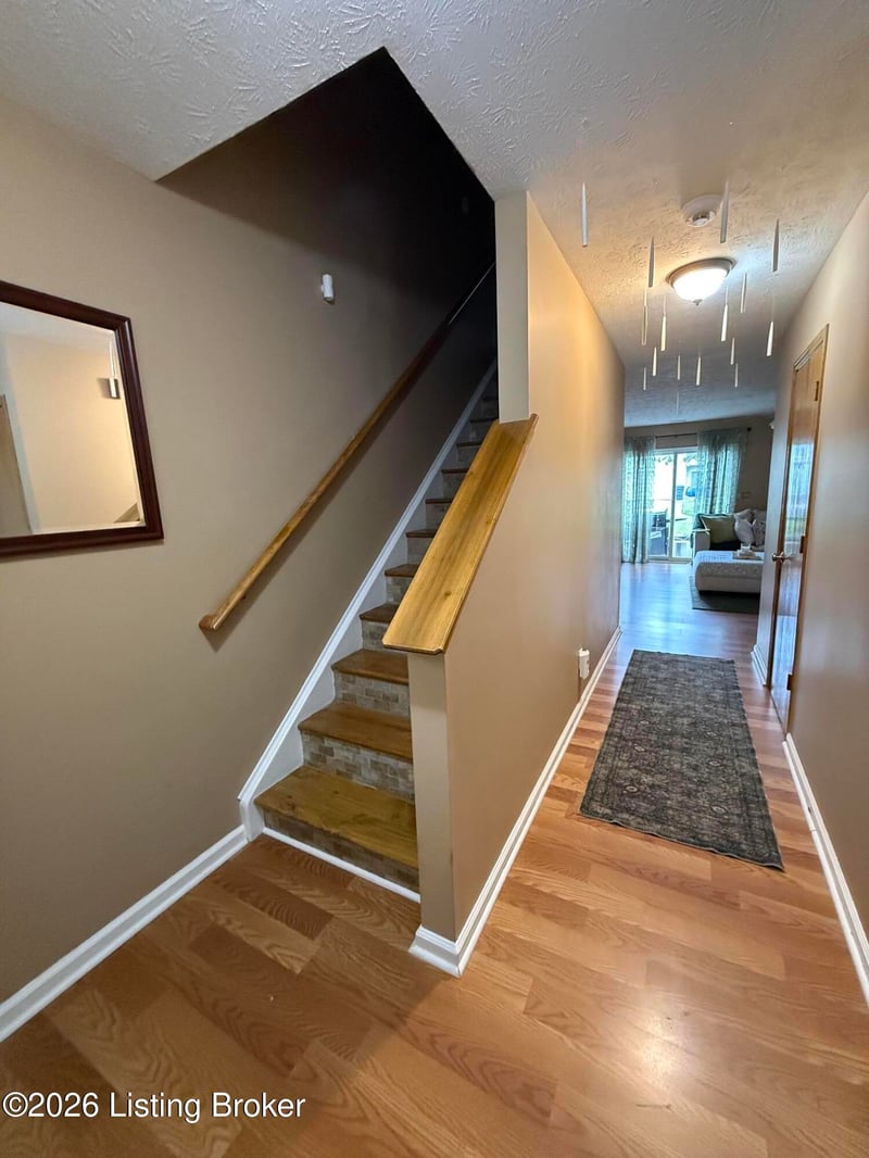 10227 Riverstone Cir, Louisville, KY 40229
