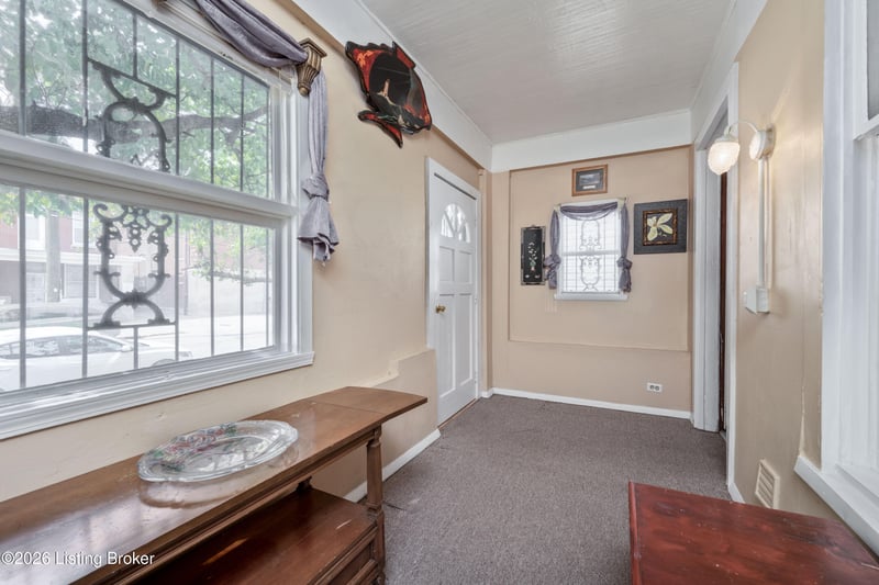 1023 E Burnett Ave, Louisville, KY 40217