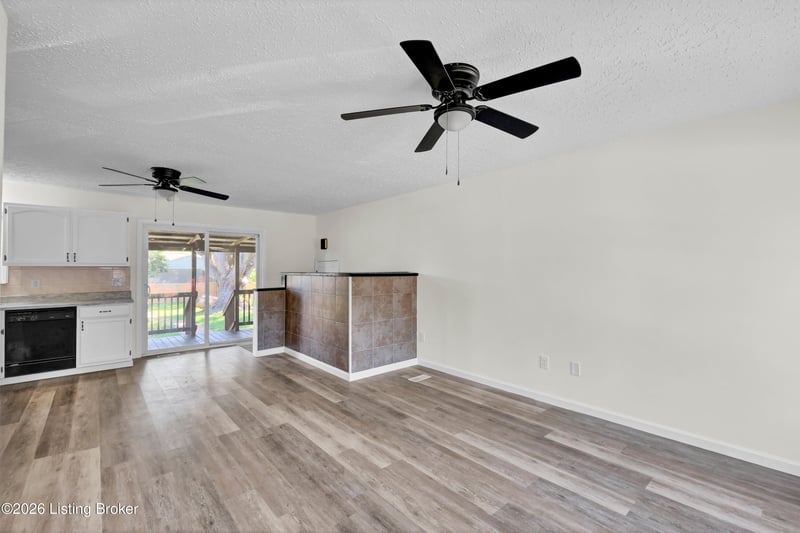1024 Hillview Blvd, Louisville, KY 40229