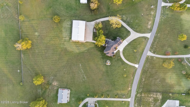 10240 Saddle Pointe Dr, Louisville, KY 40291