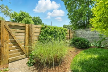 1025 S 1st St, Louisville, KY 40203