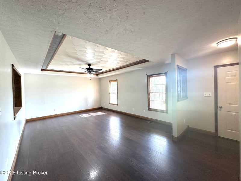1028 Farmaway Dr, Bardstown, KY 40004