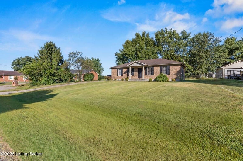 1028 Woodside Dr, Bardstown, KY 40004