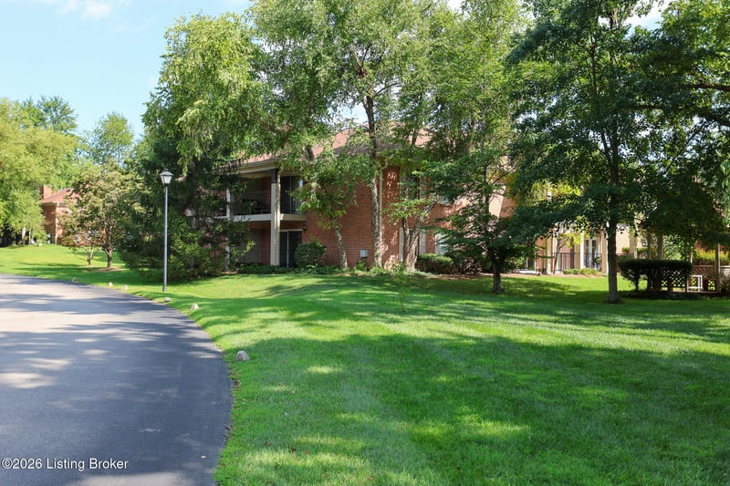 103 Forest Park Rd, Louisville, KY 40223