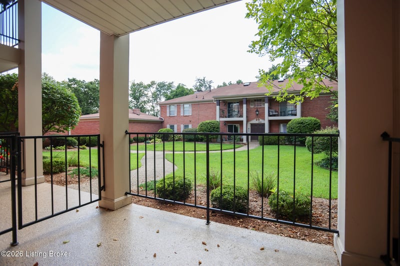 103 Forest Park Rd, Louisville, KY 40223