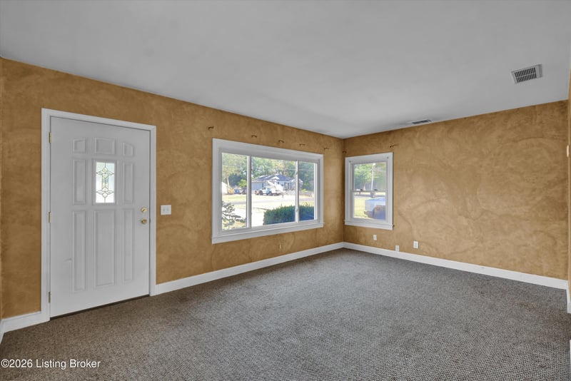 1030 Minor Ln, Louisville, KY 40219