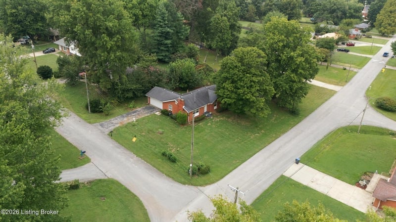 10300 S Dodge Ln, Louisville, KY 40272