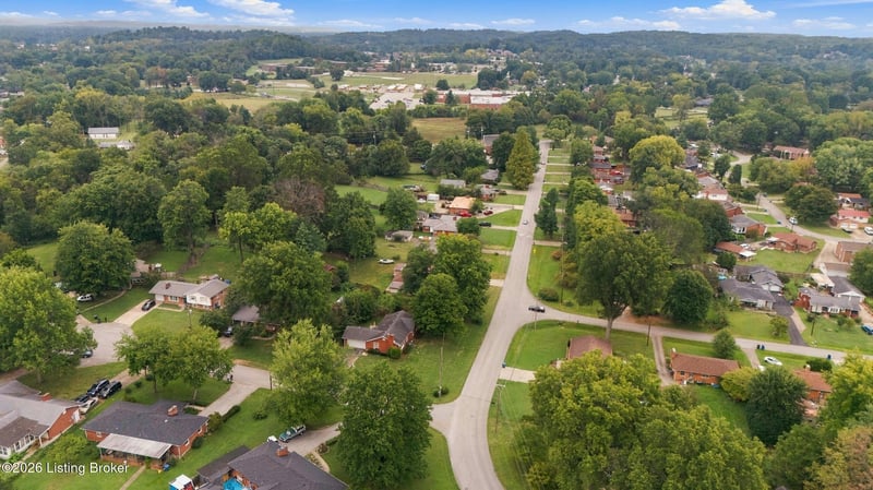 10300 S Dodge Ln, Louisville, KY 40272