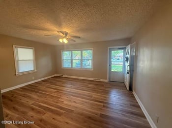 10304 Caven Ave, Louisville, KY 40229