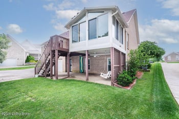 10305 Old Altar Ct, Louisville, KY 40291