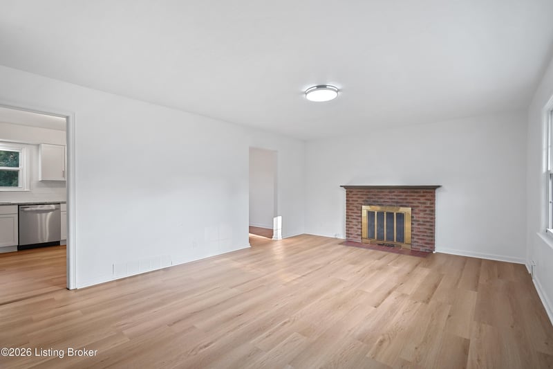 10305 S Dodge Ln, Louisville, KY 40272