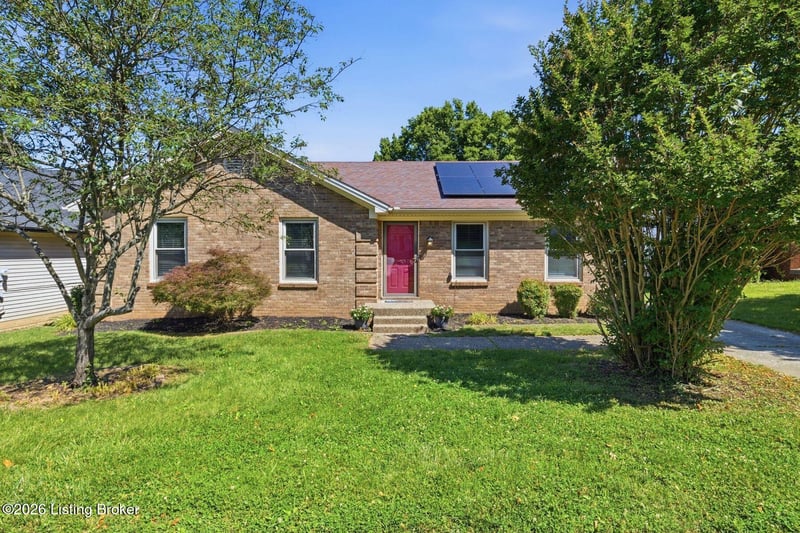 10305 Vantage Rd, Louisville, KY 40299