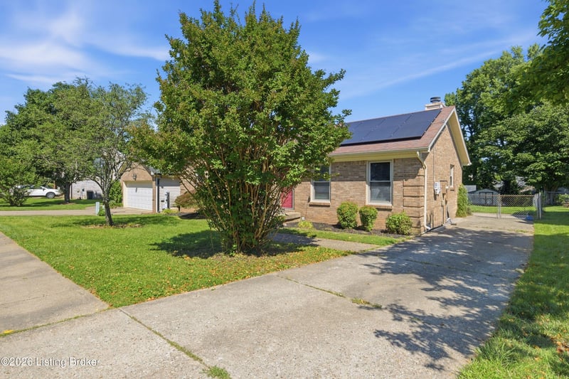 10305 Vantage Rd, Louisville, KY 40299