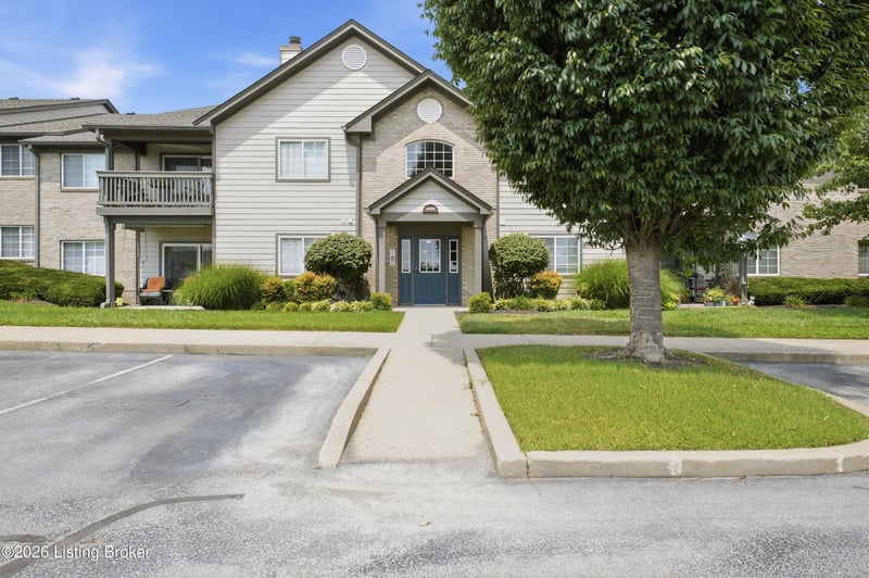 10306 Royce Ct #104, Louisville, KY 40241