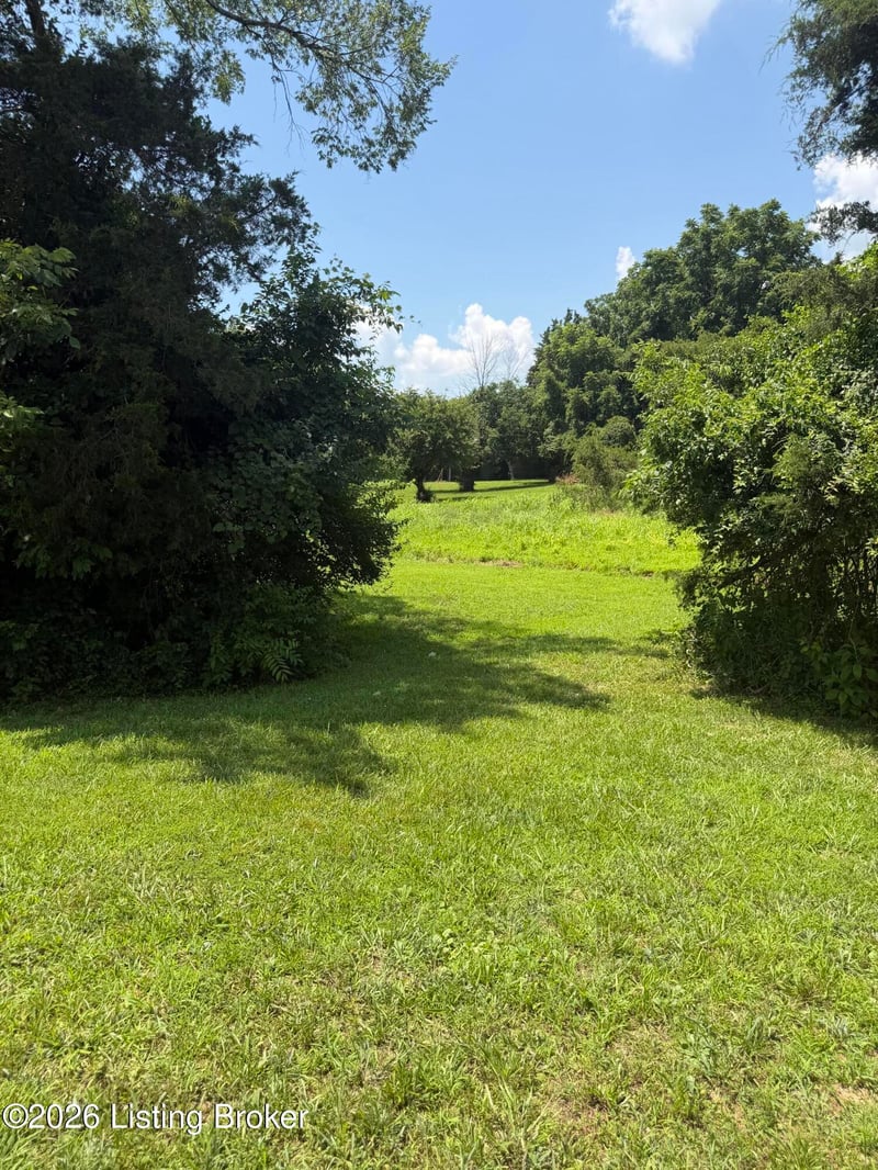 10327 Oak Grove Rd, Louisville, KY 40291