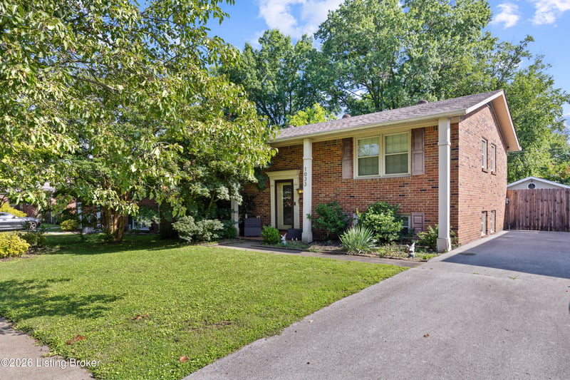 1033 Clayborne Rd, Louisville, KY 40214