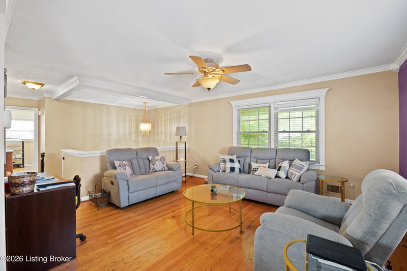 1033 Clayborne Rd, Louisville, KY 40214
