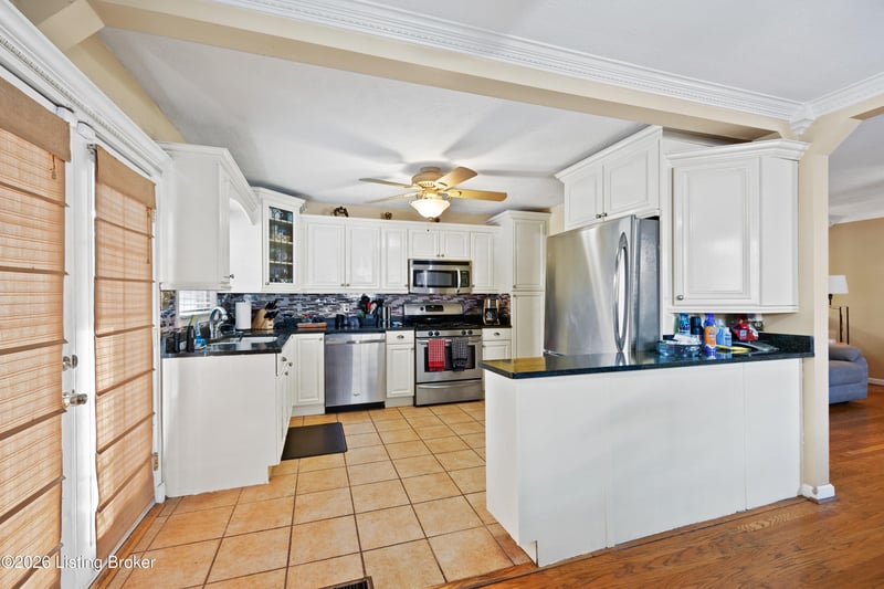 1033 Clayborne Rd, Louisville, KY 40214