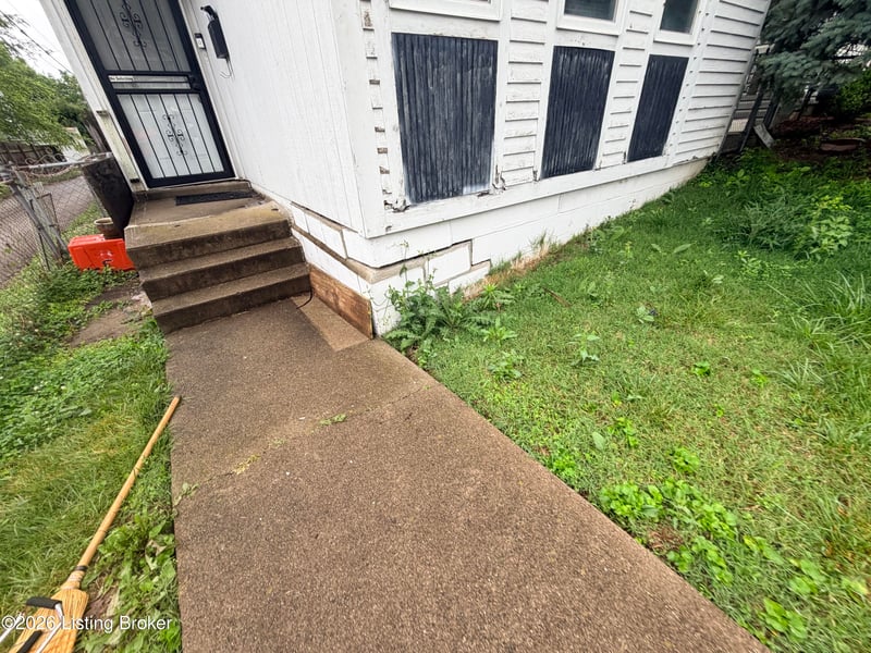 1033 E Saint Catherine St, Louisville, KY 40204