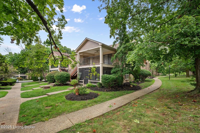 10339 Shelbyville Rd, Louisville, KY 40223