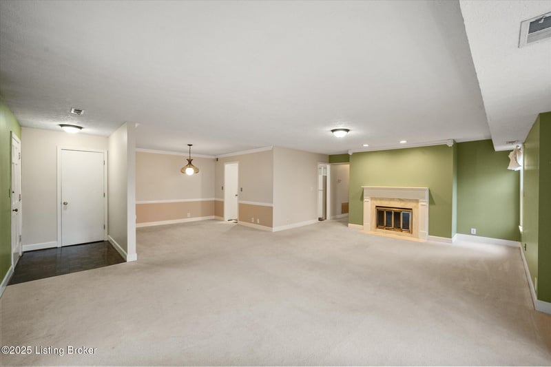 10339 Shelbyville Rd, Louisville, KY 40223
