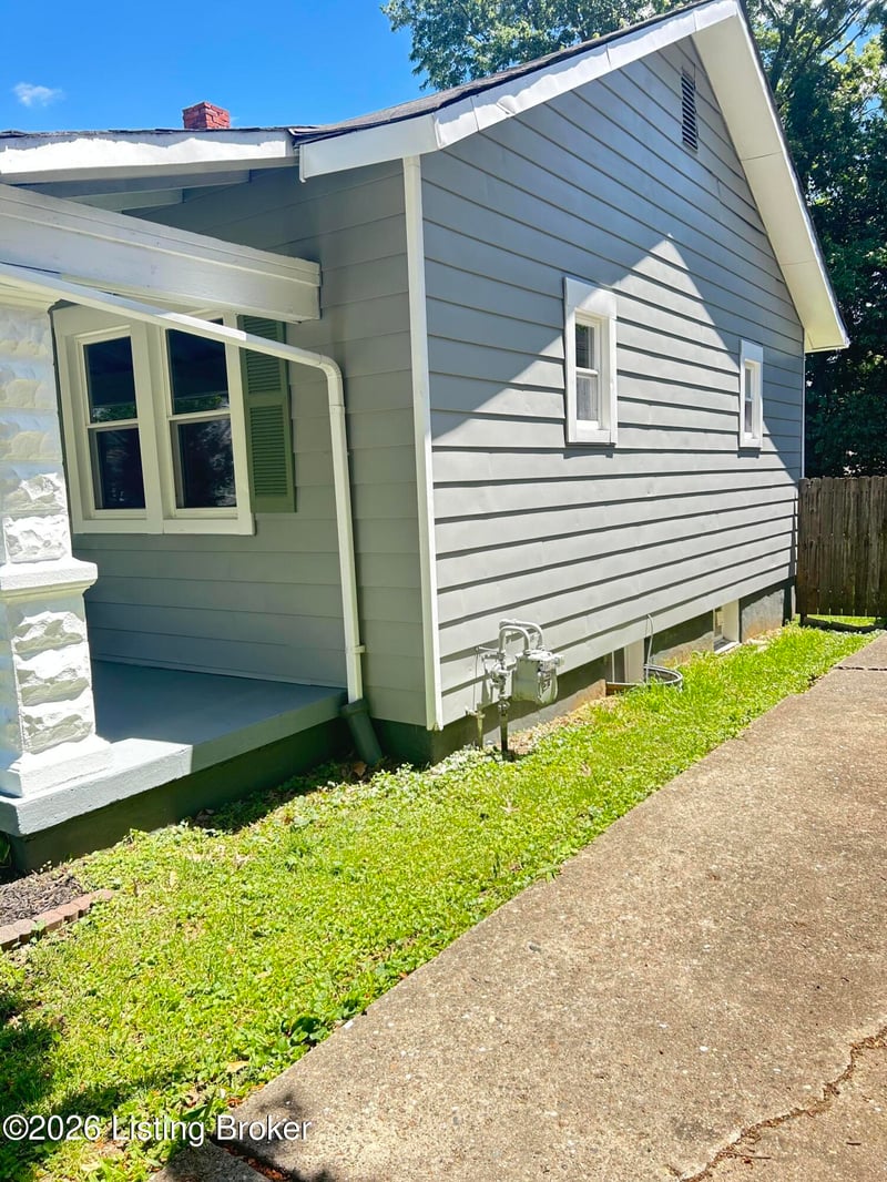 1034 Dixon Ave, Louisville, KY 40217