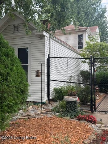 1036 E Caldwell St, Louisville, KY 40204